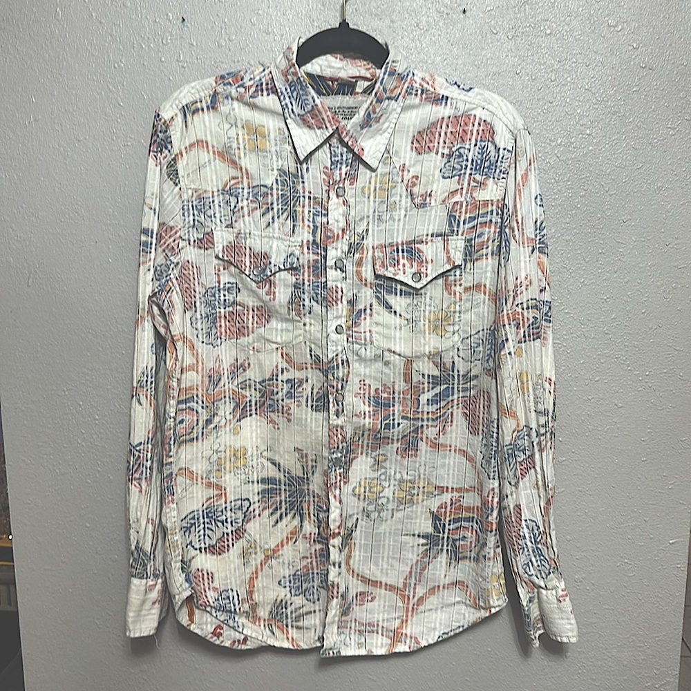 Men’s Guess casual button down